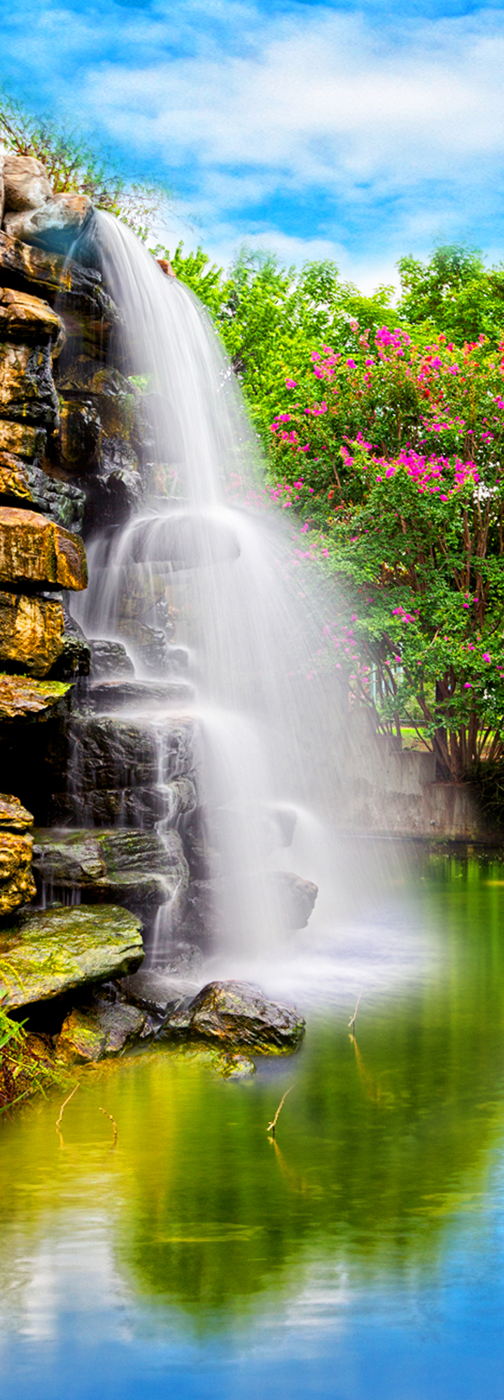Nghe tiếng nước chảy reo rắt từ những thác nước đẹp nhất Việt Nam, bạn có thể tưởng tượng được cảm giác thư giãn và tinh tế đến từ thiên nhiên xanh tươi. Hãy cùng đón chào khoảnh khắc tuyệt vời này với chúng tôi.